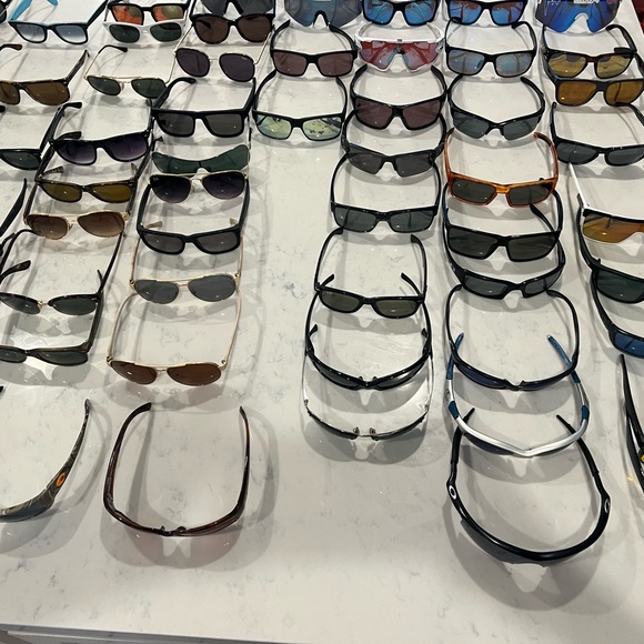 Lot of 82 pairs of used sunglasses, Oakley, Costa, Coach, Ray Ban, Nike, etc. - Picture 5 of 6